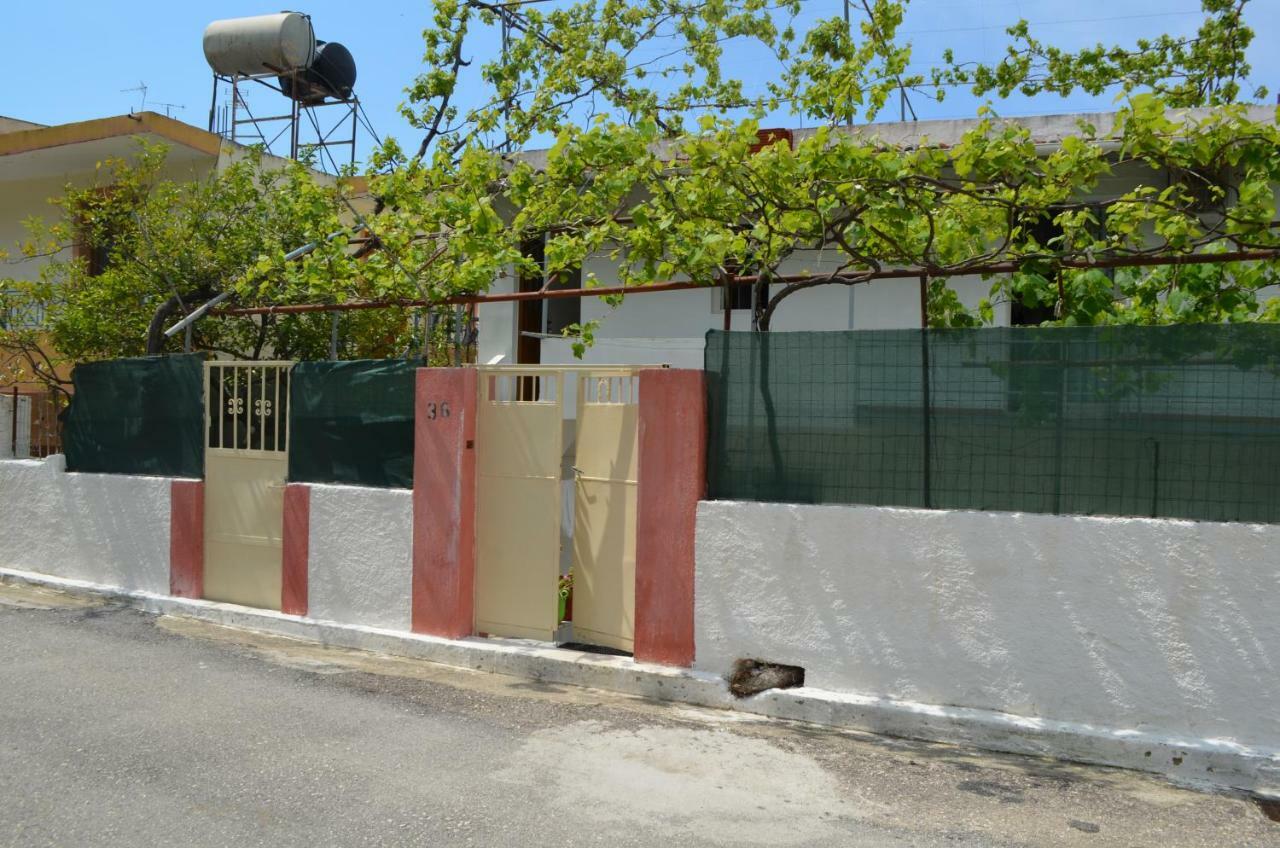 Villa Viktor Sarandë Exterior foto