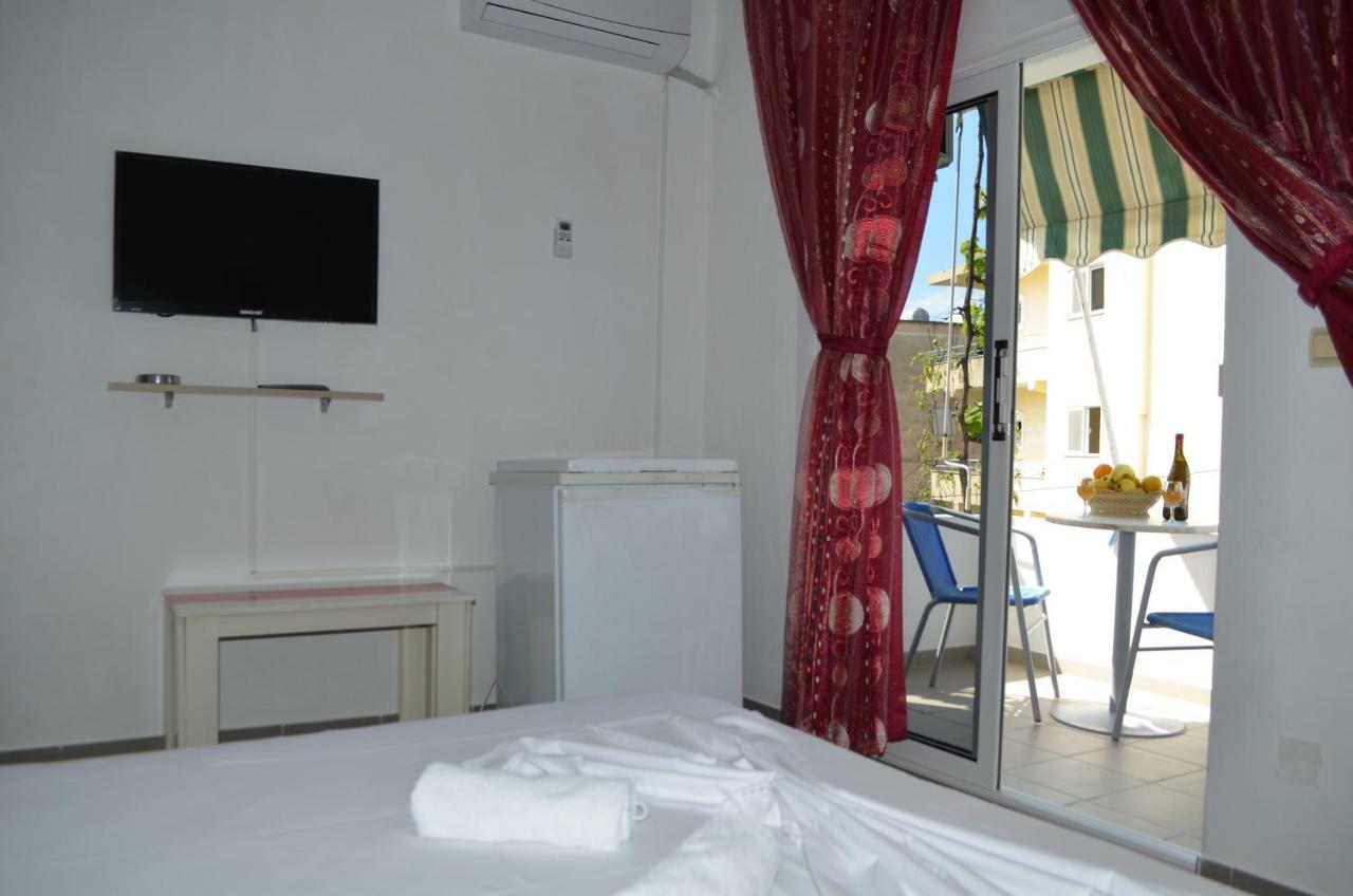 Villa Viktor Sarandë Exterior foto