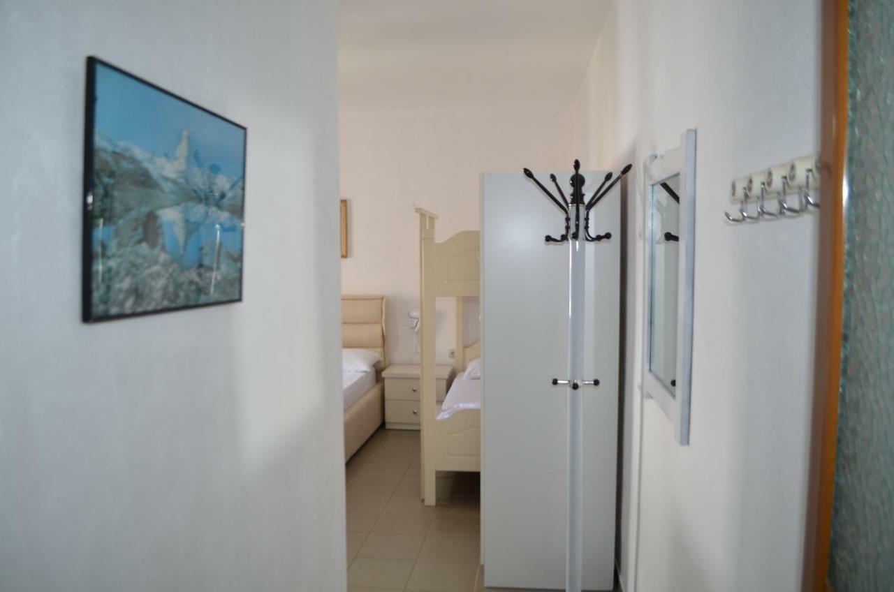 Villa Viktor Sarandë Exterior foto